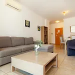 A05 - Luxury 1 Bed Fully Equipped With Pool *