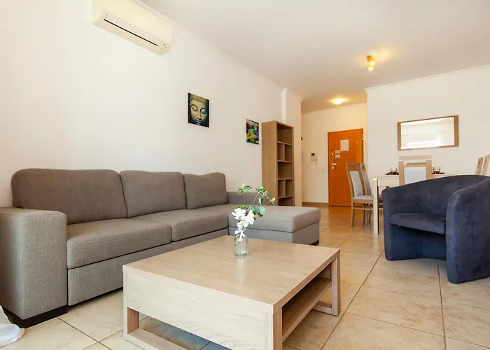 A05 - Luxury 1 Bed Fully Equipped With Pool *